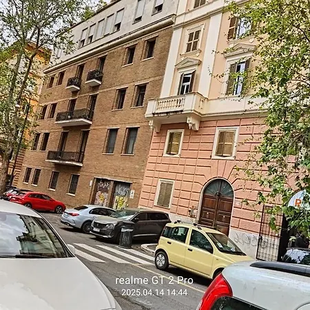 Casa Vacanza Colosseo Whole Holiday Home Apartment Da Pamino & Priscilla-2